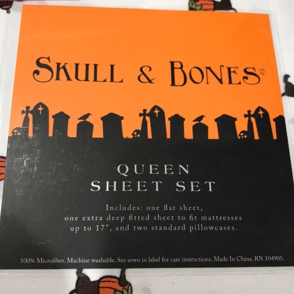 Skull and bones queen sheets - Picture 4 of 4